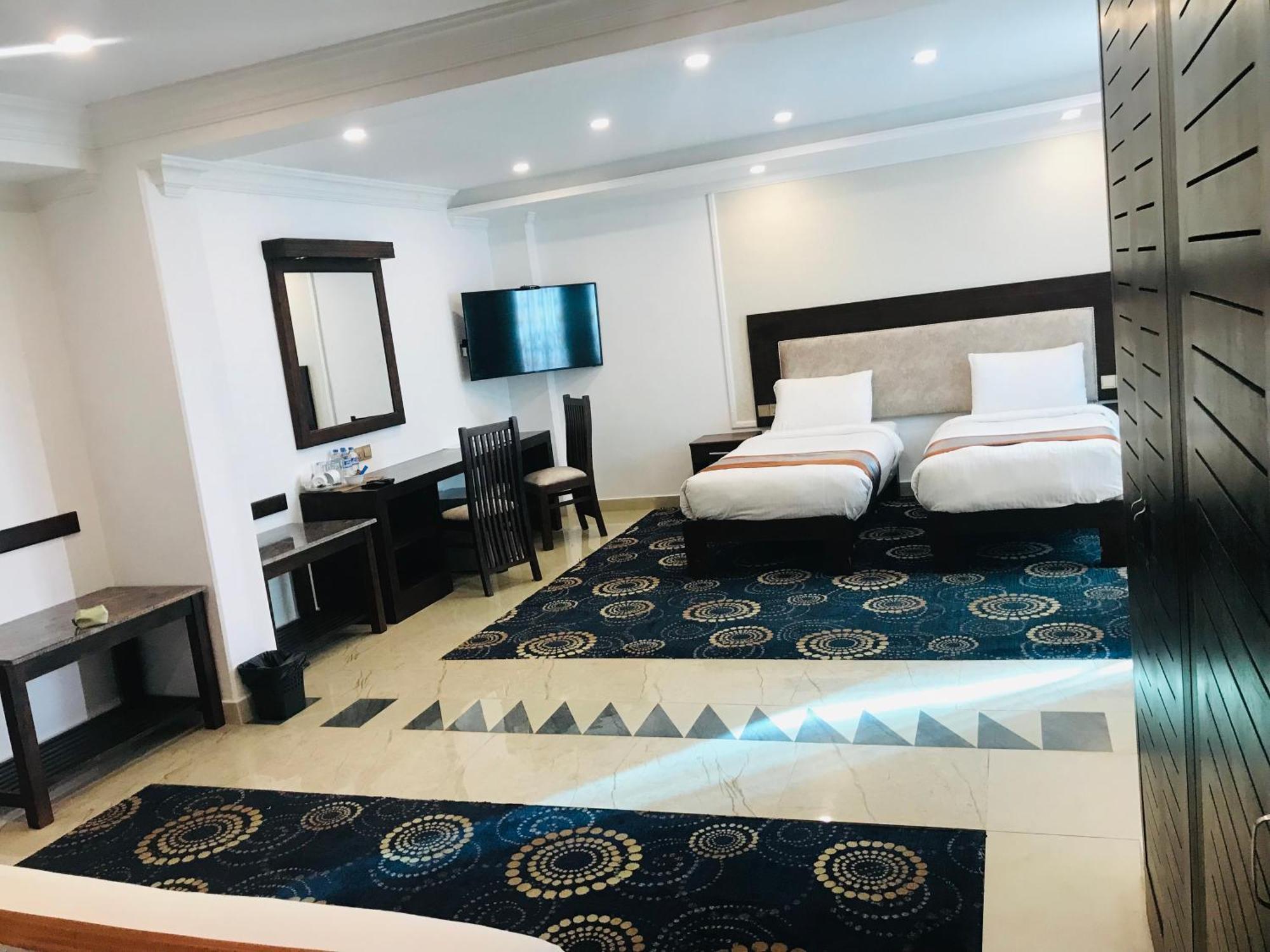 Galaxy Grand Hotel Nuwara Eliya Zewnętrze zdjęcie